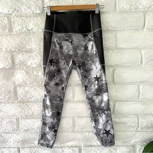 GAP Black and Gray Camo & Star Leggings